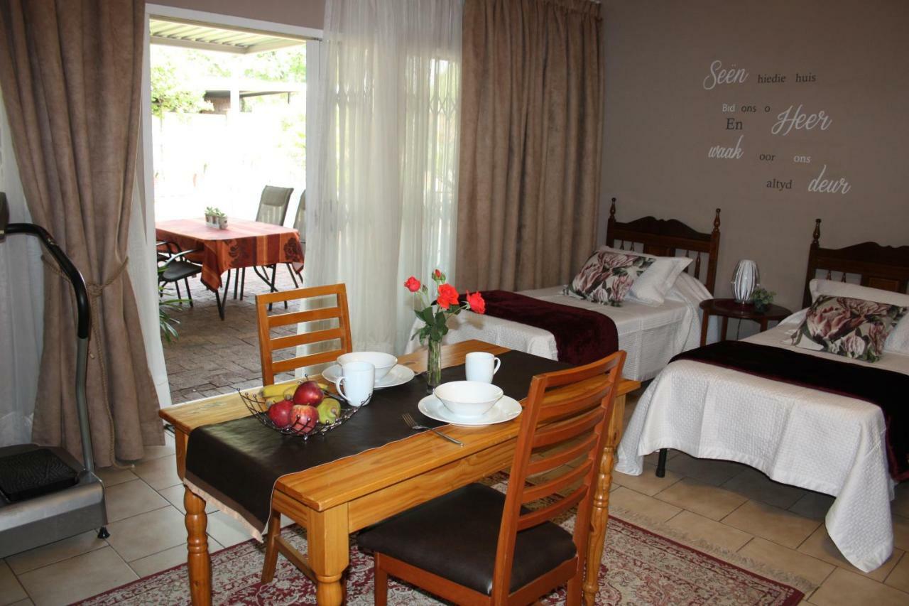 Hotel Little Umhlanga à Pretoria-Noord Extérieur photo